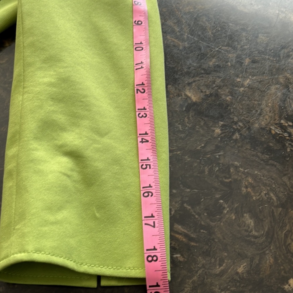 TaHARI ARTHURT S. LEVVINE petite 4P - Picture 10 of 12